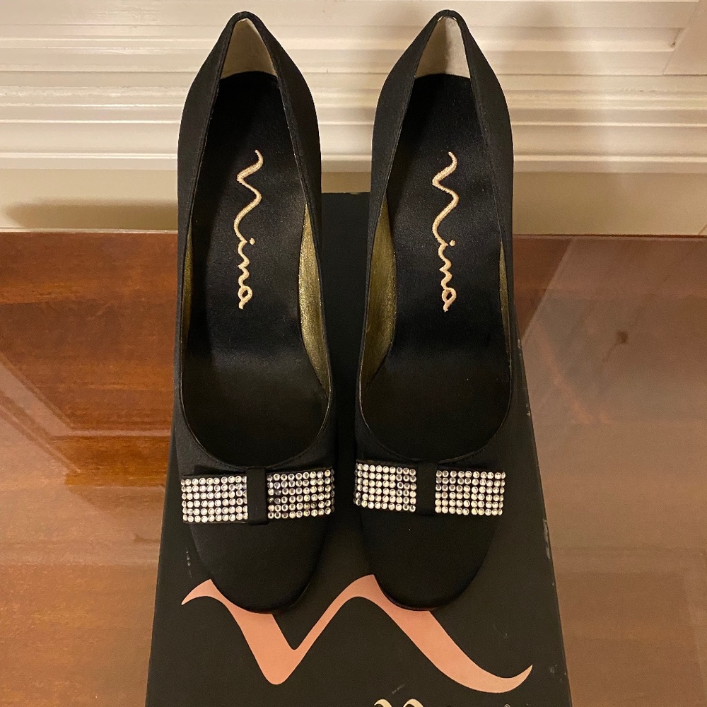 Nina Black Satin Deann LS 6.5